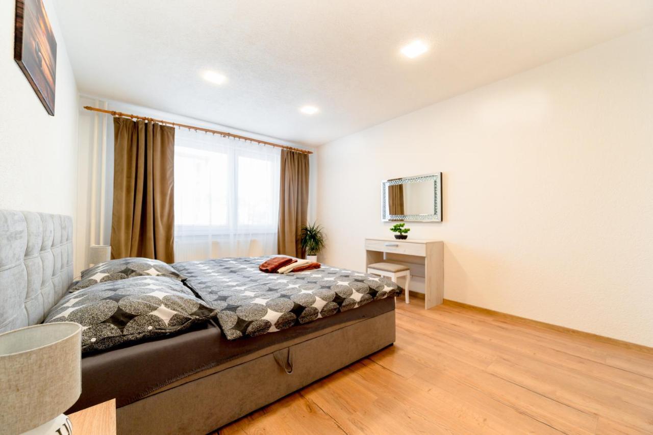 Apartman Discreet Kysucke Nove Mesto Zewnętrze zdjęcie