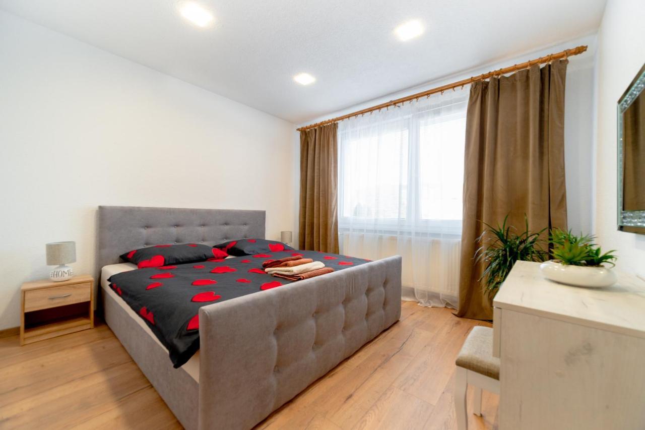 Apartman Discreet Kysucke Nove Mesto Zewnętrze zdjęcie